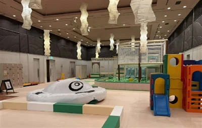 Pielāgotas iekštelpu rotaļu laukuma telpas Hot Spring Resort viesnīcai Japānā